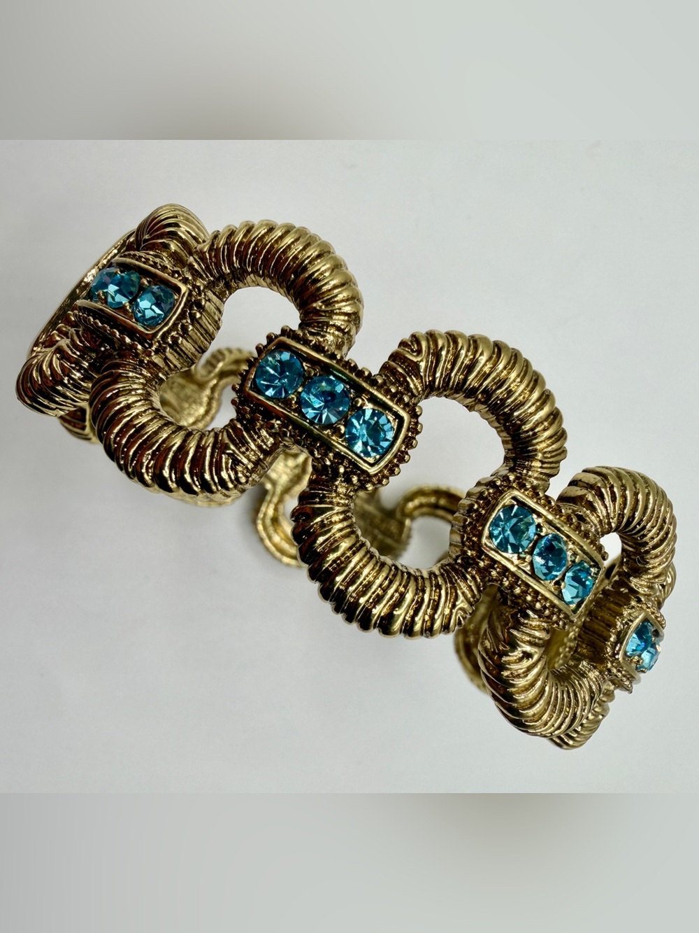 Heidi Daus Gorgeous Rocks Gold Tone Blue Link Bracelet Hinged Closure Signed